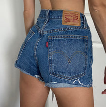 Load image into Gallery viewer, Levis Denim Shorts